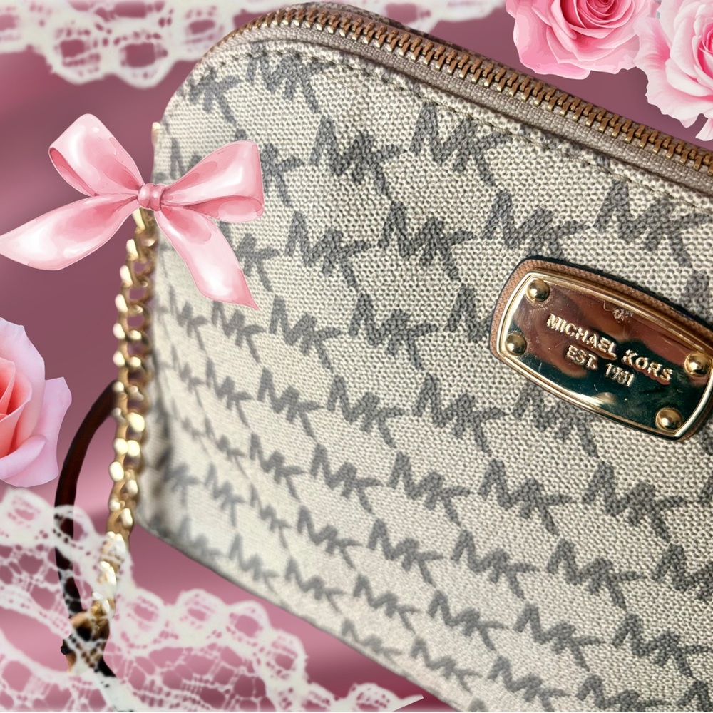 Michael Kors Cindy Dome Signature Crossbody Bag